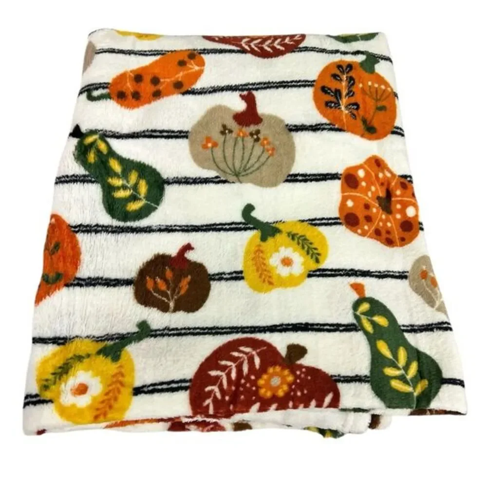 Perfect Harvest Fall Pumpkin Throw Blanket 50x60 Super Soft Plush